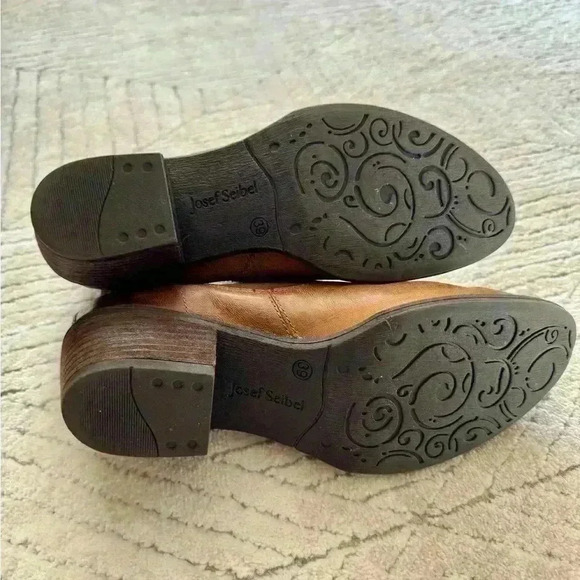 Josef Seibel  brown leather ankle booties - Picture 6 of 7